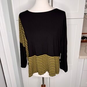 Lisa Bayne Hanky Hem Knit Top Black & Green Stripe Women’s Size Small